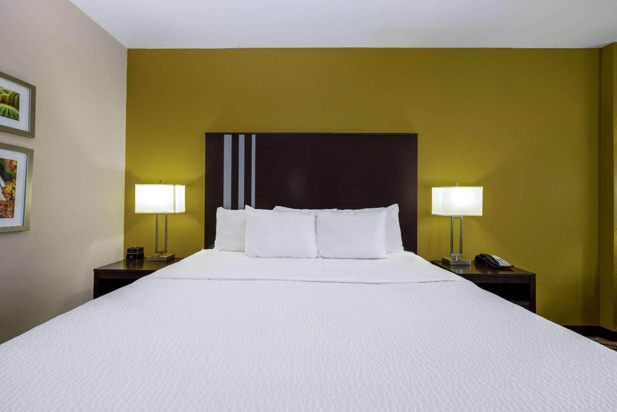 La Quinta By Wyndham Artesia Ξενοδοχείο Εξωτερικό φωτογραφία