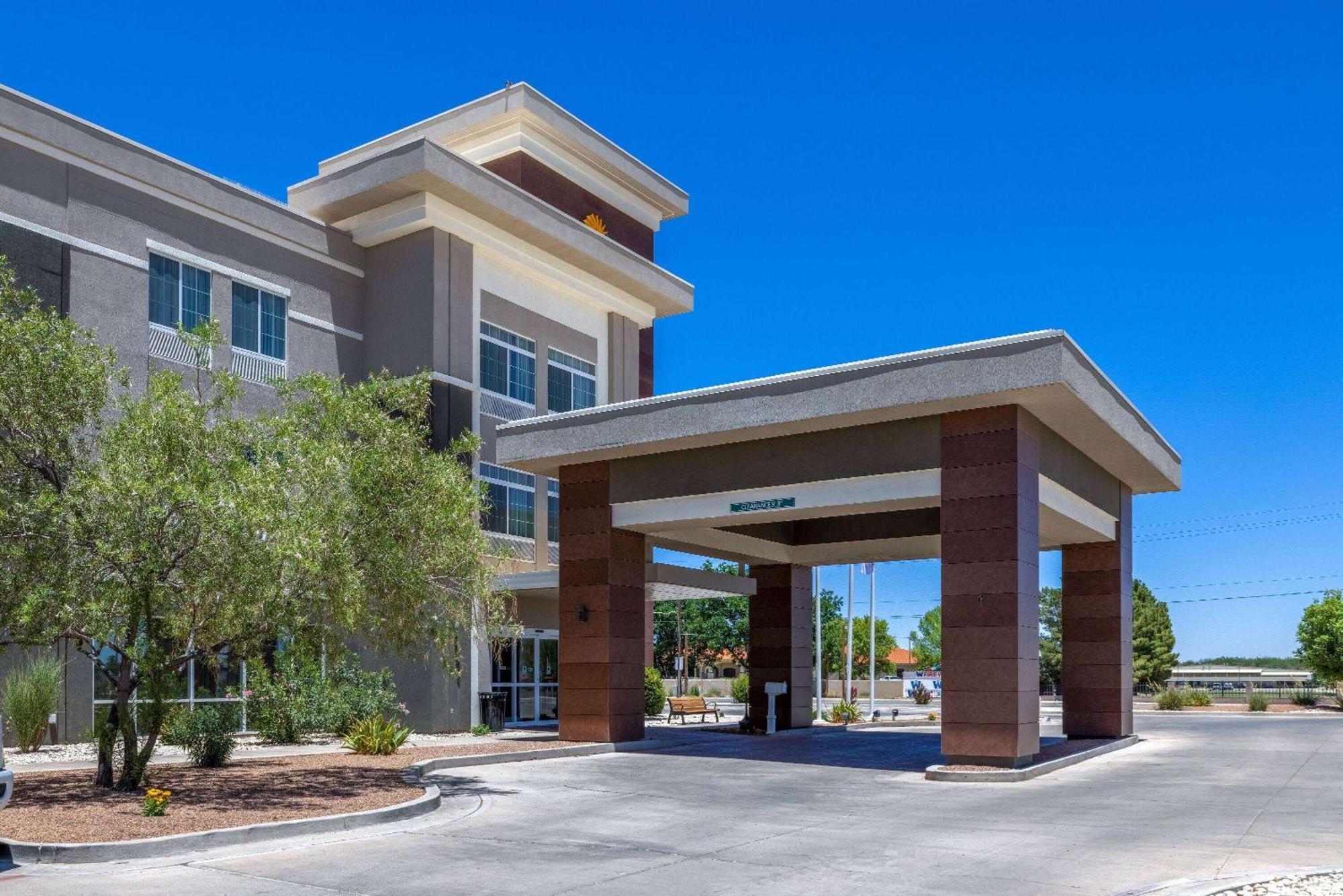 La Quinta By Wyndham Artesia Ξενοδοχείο Εξωτερικό φωτογραφία