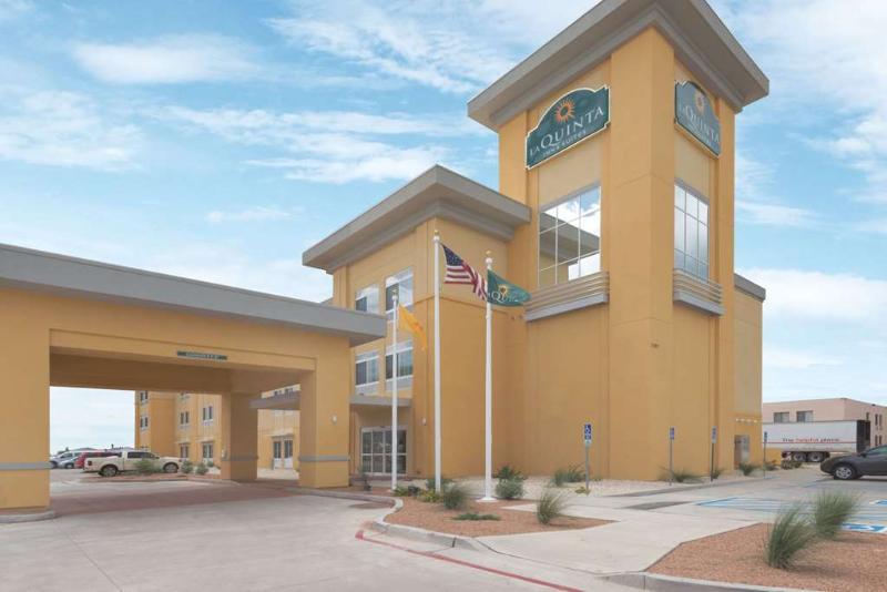 La Quinta By Wyndham Artesia Ξενοδοχείο Εξωτερικό φωτογραφία
